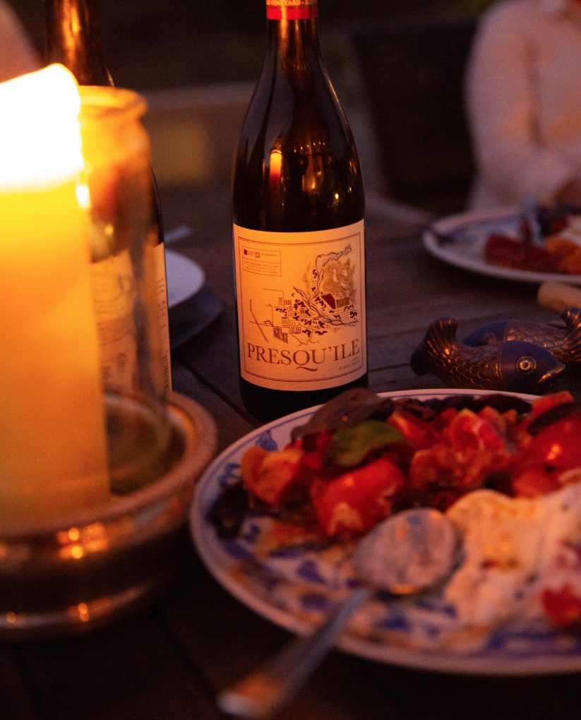 Wine bottle and mezz picnic